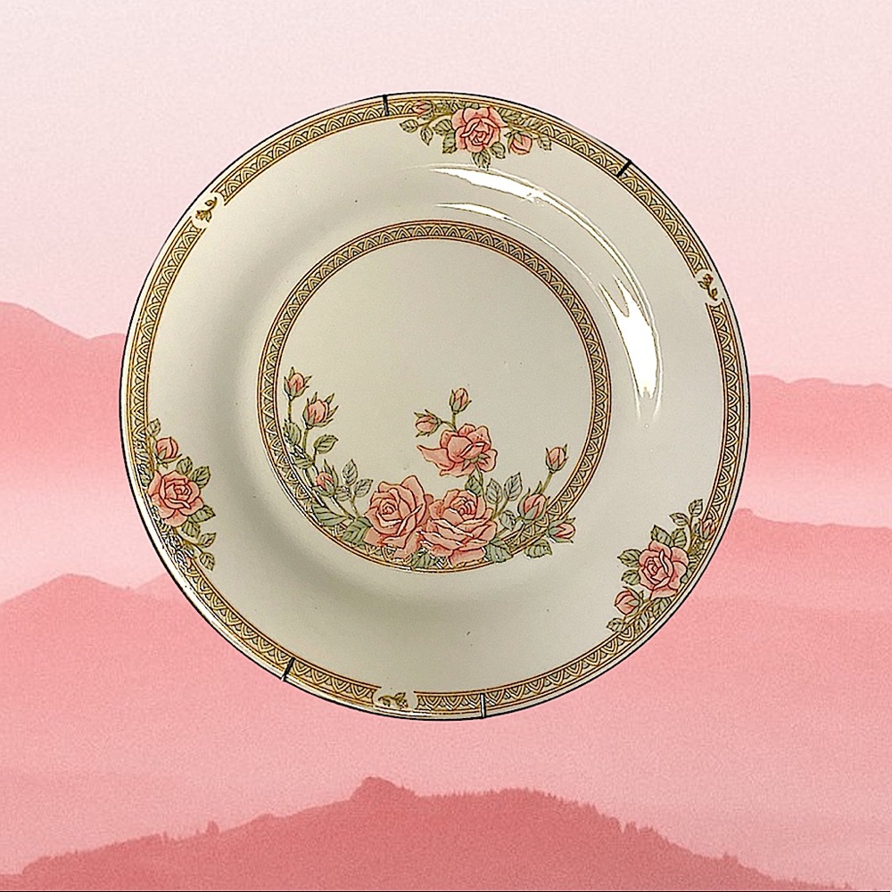 Vintage CROWN MING Christina plate with hanger